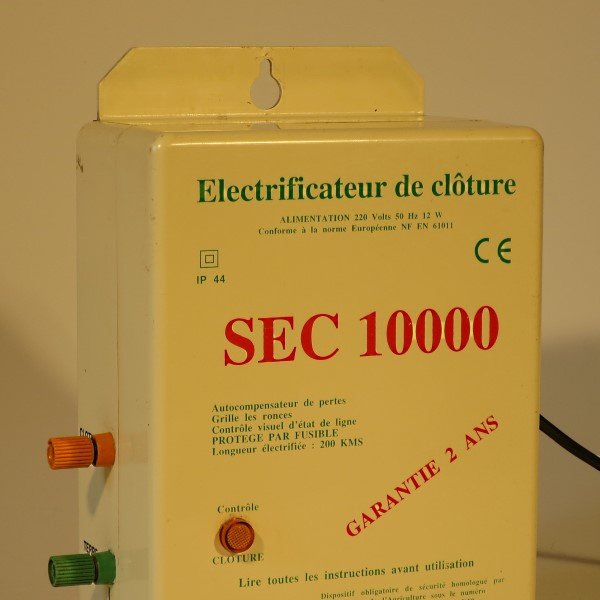 ELECTRIFICATEUR SECTEUR SEC 10000 - Adiel France